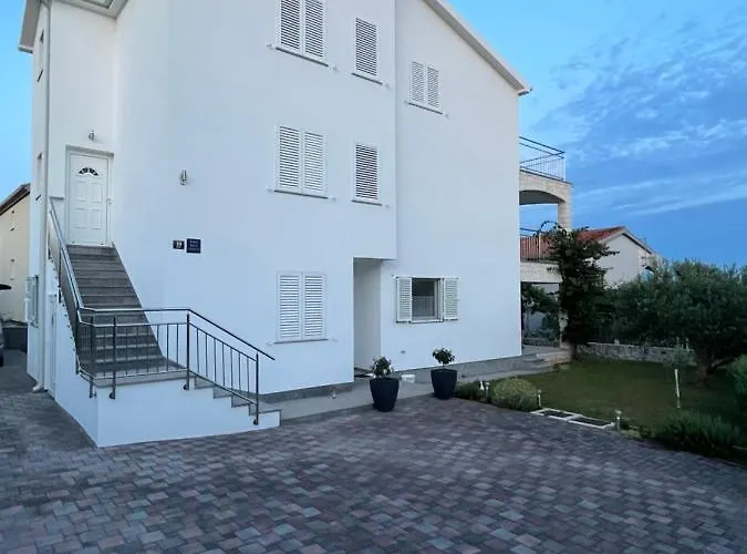 Emil Appartement *
